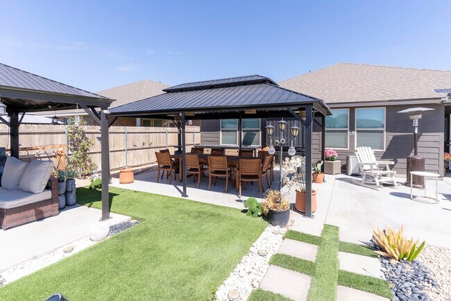 Building Photo - 7710 Purple Vitex Rd