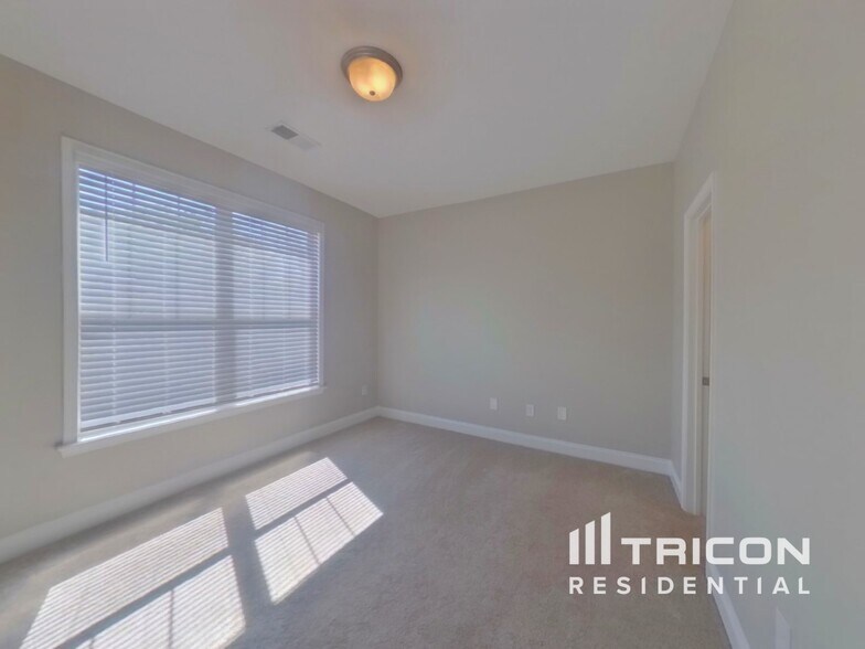 Building Photo - 65 Cane Hill Dr