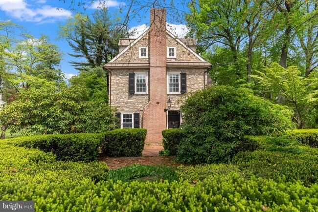 Building Photo - 209 N Bellevue Ave
