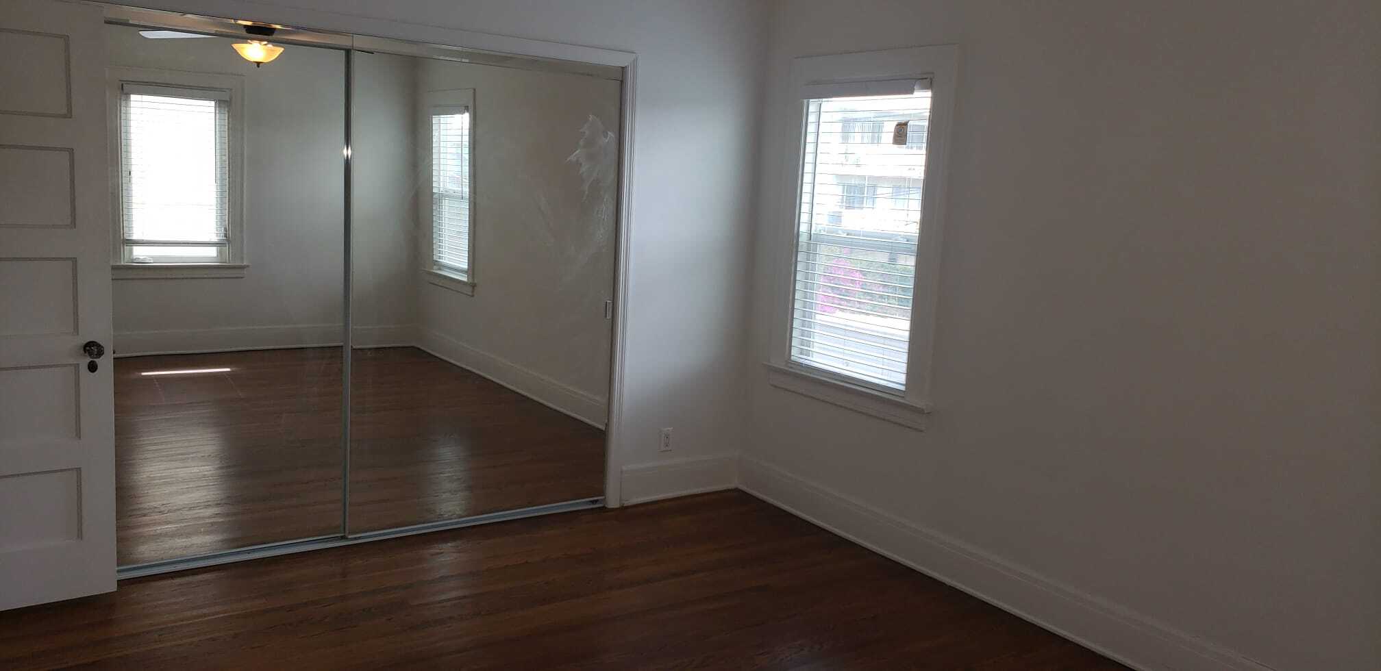 Building Photo - 1510 S Van Ness Ave