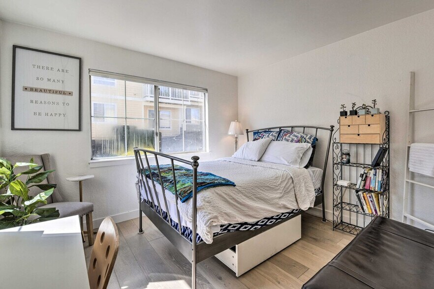 Building Photo - 169 Cleo Rand Ln