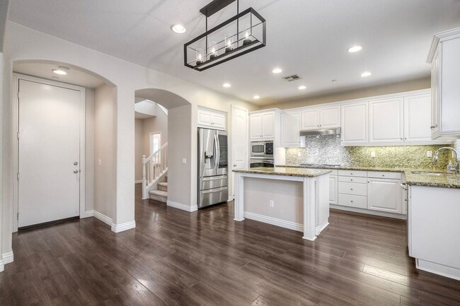 Building Photo - Charming Lake Rancho Viejo Home – Beautiful, Peaceful & Conveniently Located!