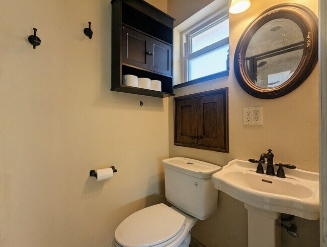 Building Photo - Spacious 4-Bed Home in Bethany with Solar Panels!