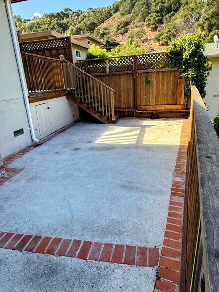 Building Photo - 376 Caprino Way