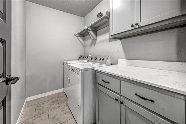 Building Photo - 10300 Glover River Dr