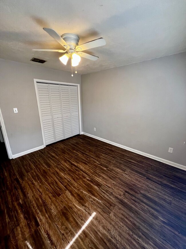 Building Photo - 2 Bedroom Close to FSU & TCC