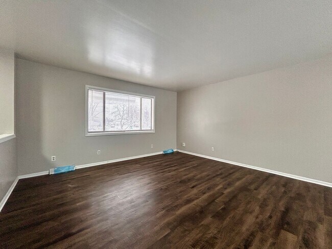 Building Photo - Three Bedroom Home in Walker