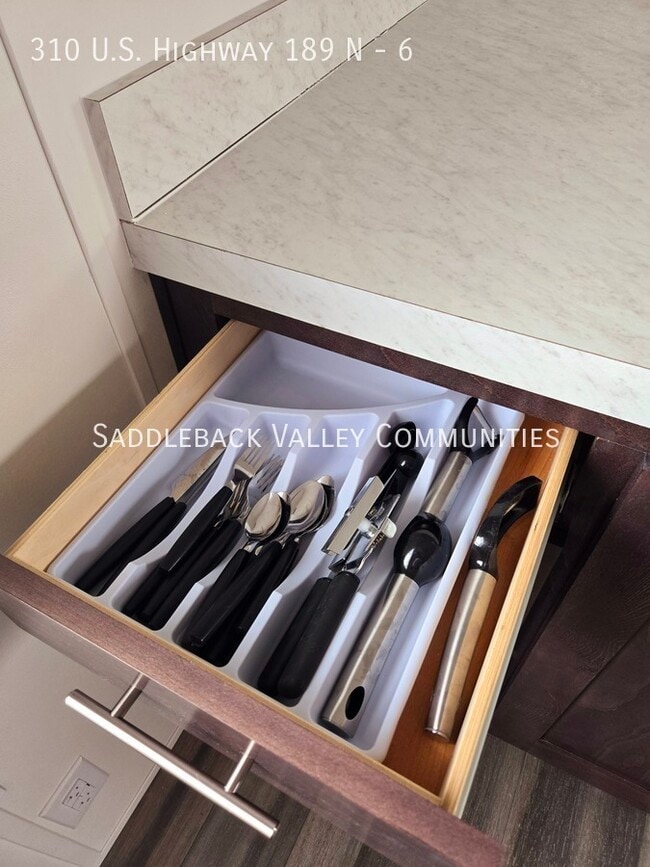 Building Photo - 310 US-189