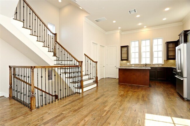 Building Photo - 3216 McKinney St