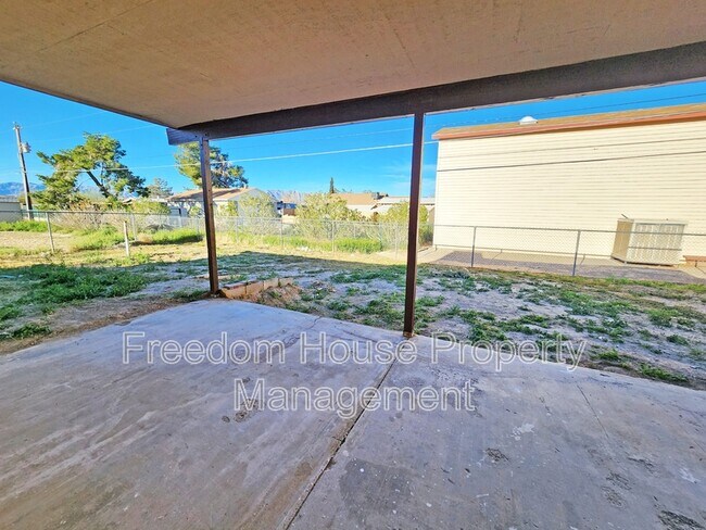 Building Photo - 1930 Kearney St