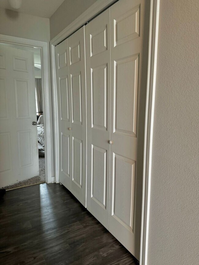 Building Photo - 2511 Pascal Ct