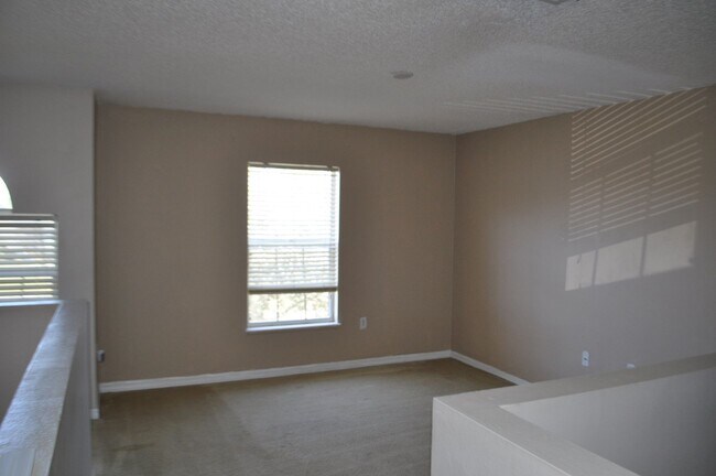 Building Photo - Nice 4 Bedroom 2.5 Bath 2 Car Garage Home ...