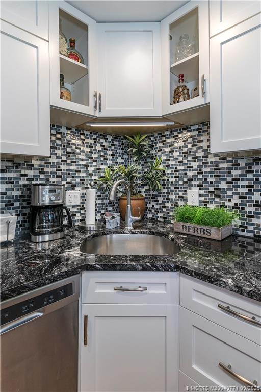 Building Photo - 2600 SE Ocean Blvd