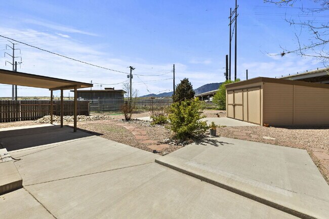 Building Photo - 2650 Willard Dr