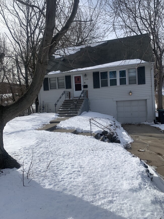 Building Photo - 6328 N 36th Ave