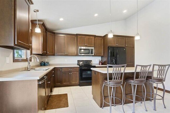 Building Photo - ***COMING SOON*** LAWNCARE INCLUDED! - 3 Bed 2 Bath Ranch Single Family Home