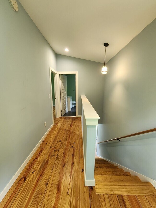 Building Photo - West Asheville Rental