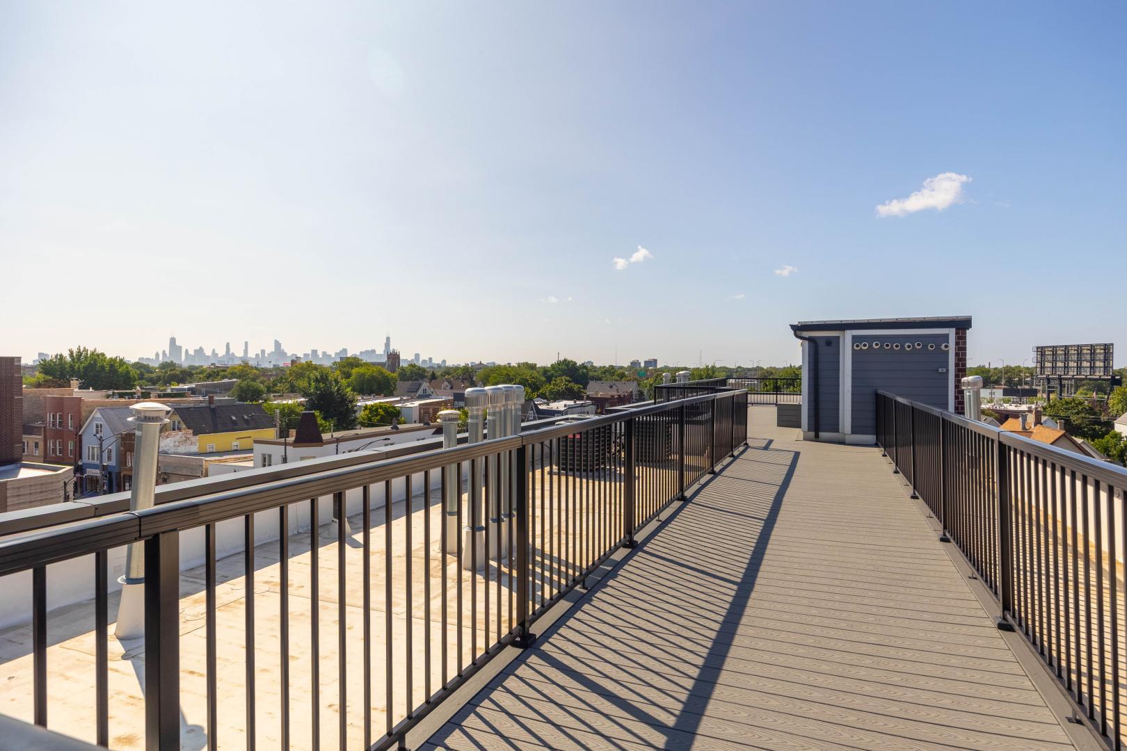 Building Photo - 3008 W Belmont Ave