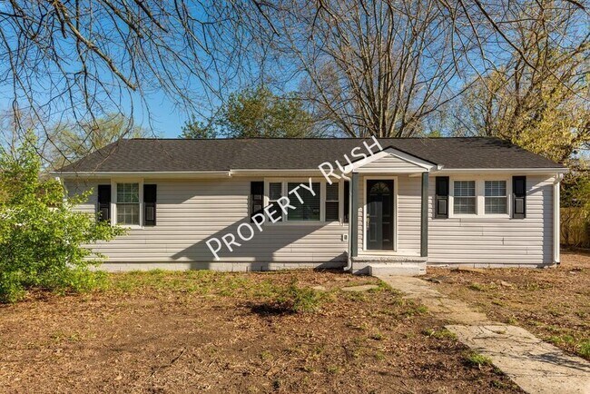 Primary Photo - 710 Dorothy St