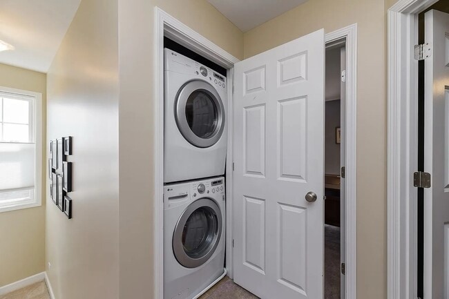 Building Photo - 415 N President St