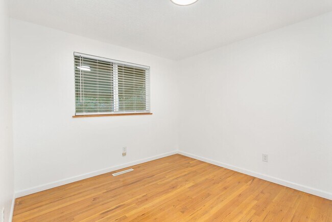 Building Photo - Charming Lakewood Rambler 3bd 1.5 bath