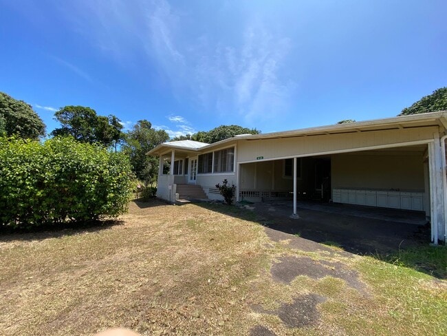 Building Photo - Furnished Plantation Home with 3 Bedrooms, 2 Bath large enclosed porch on almost 2 acres with oce...