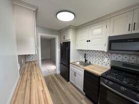 Building Photo - 327 1st Ave