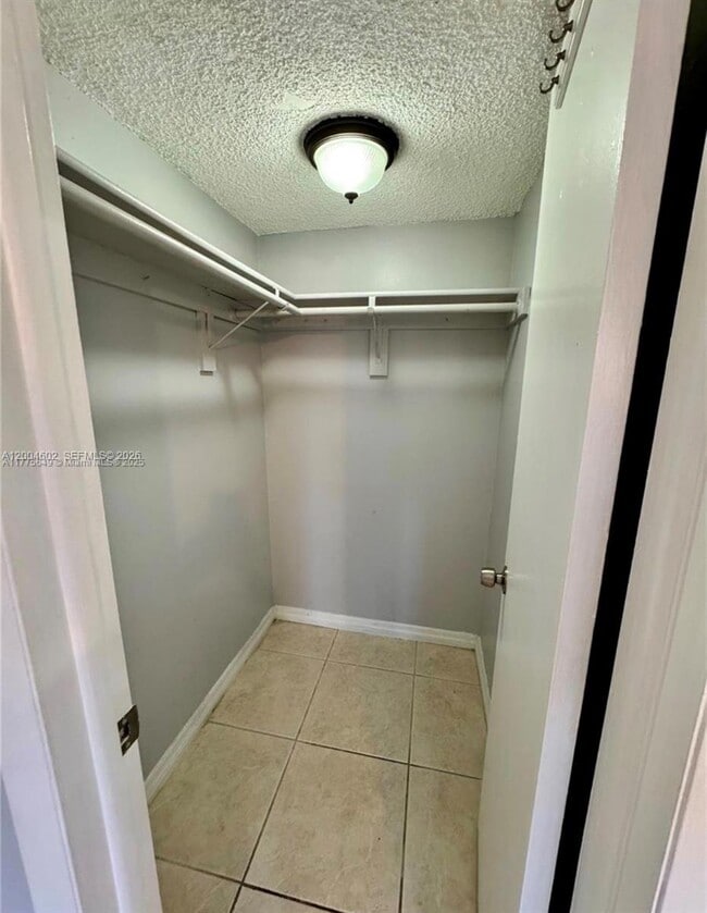 Building Photo - 1855 W 60th St