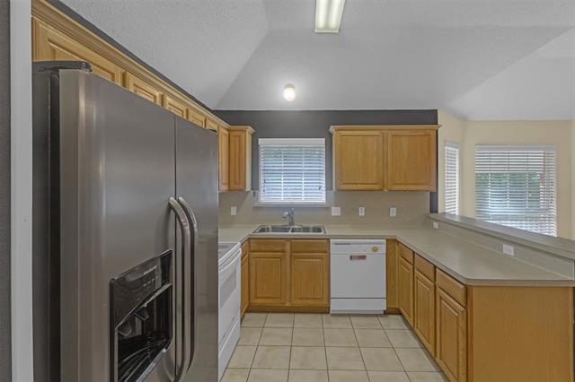 Building Photo - 3807 Woodside Dr