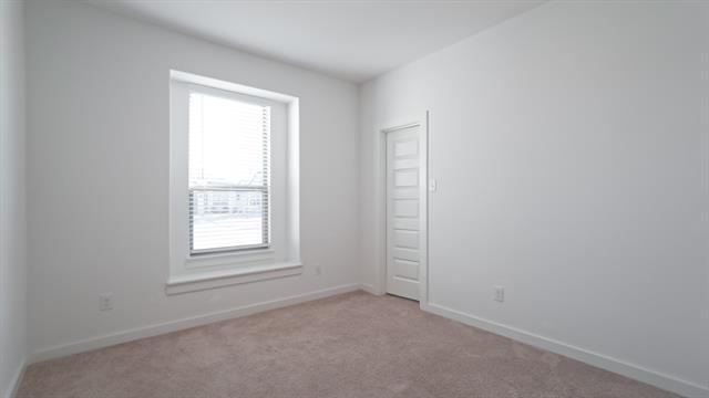 Building Photo - 465 Chase Creek Dr