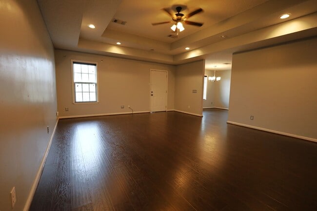 Building Photo - 93 Slosh Ln