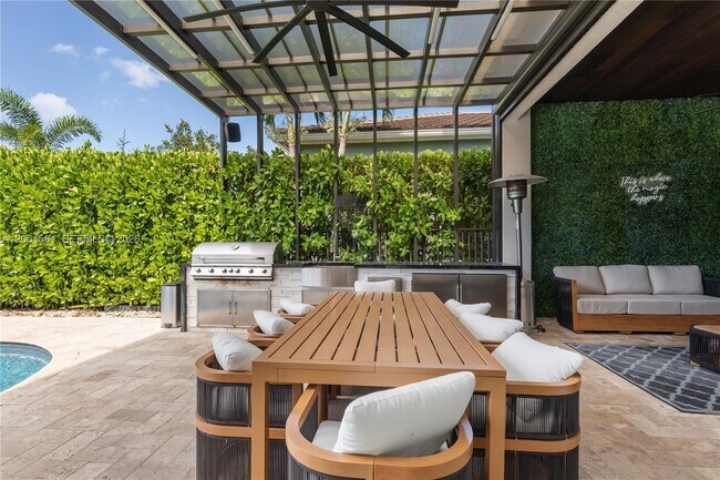 Building Photo - 9529 Eden Roc Ct