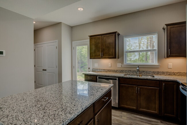 Building Photo - 5565 Limaburg Rd