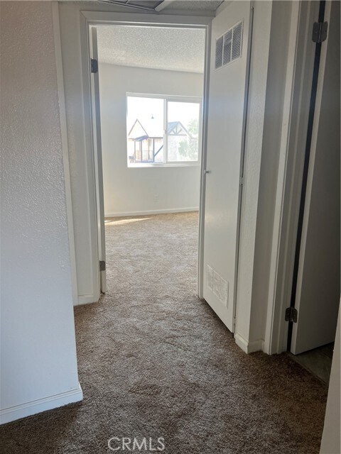 Building Photo - 454 E Ave Q3