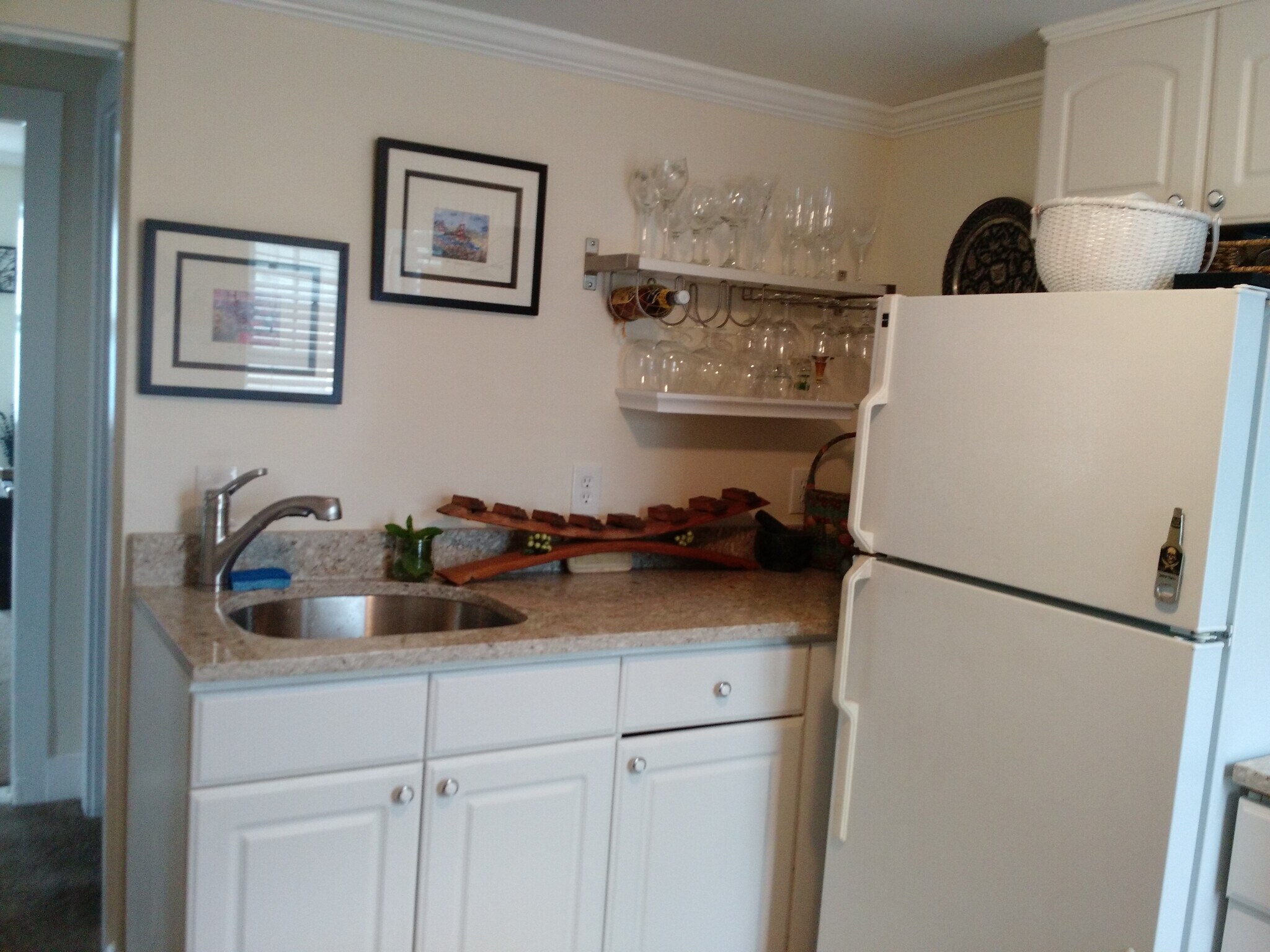 Building Photo - 405 The Hill