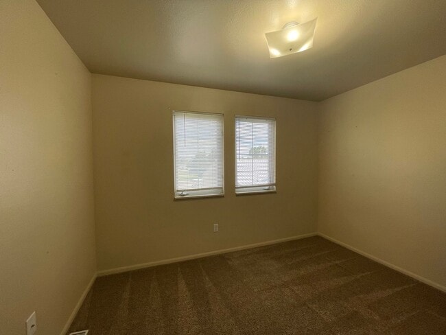 Building Photo - 3 BEDROOM, 2 BATHROOM, VILLAGE CREEK TOWNH...