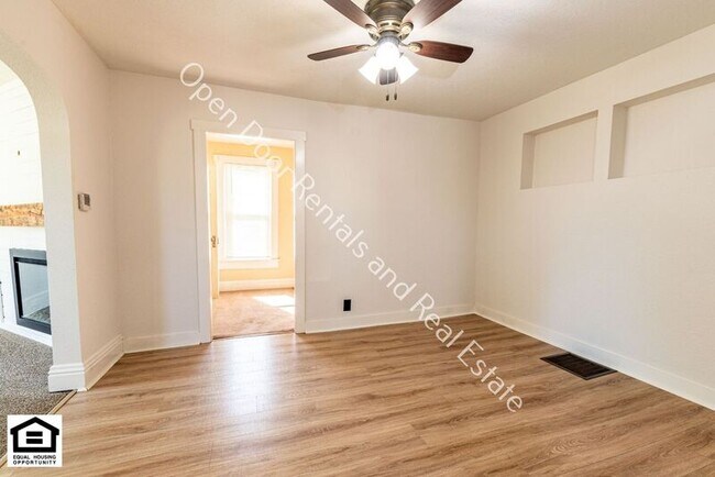 Building Photo - 575 S Wayne St