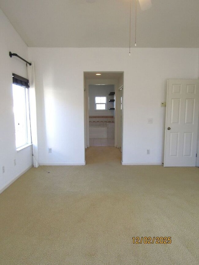 Building Photo - Beautiful 4 Bed 3 Bath Single Family Home in Santa Rosa- $3,250 per month!