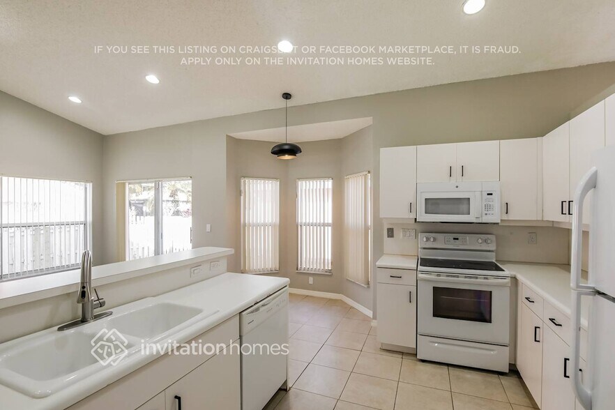 Building Photo - 5010 SW 151st Terrace