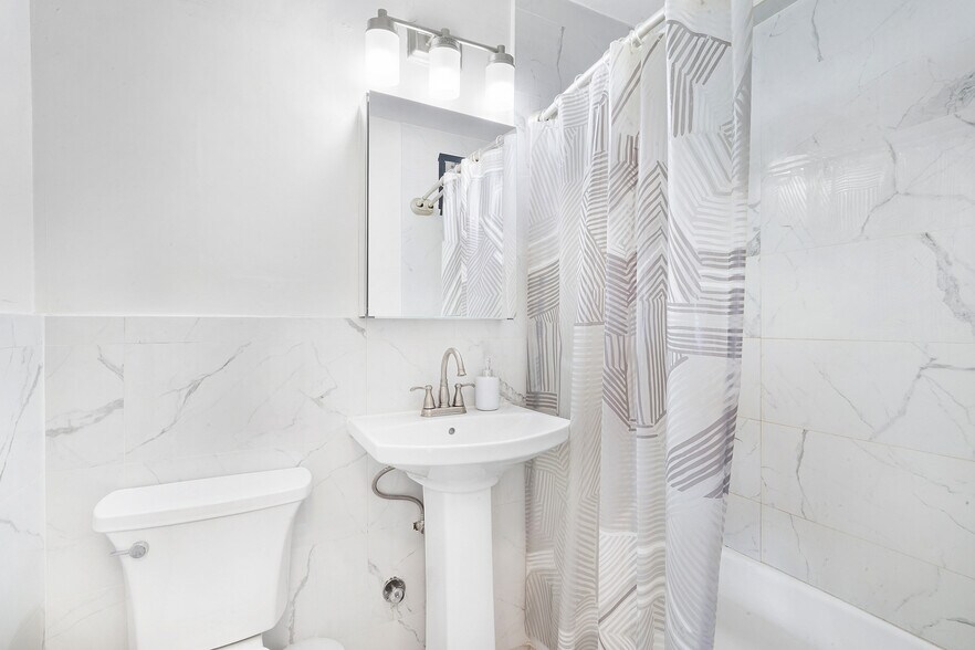 Building Photo - 201 Saint Pauls Ave