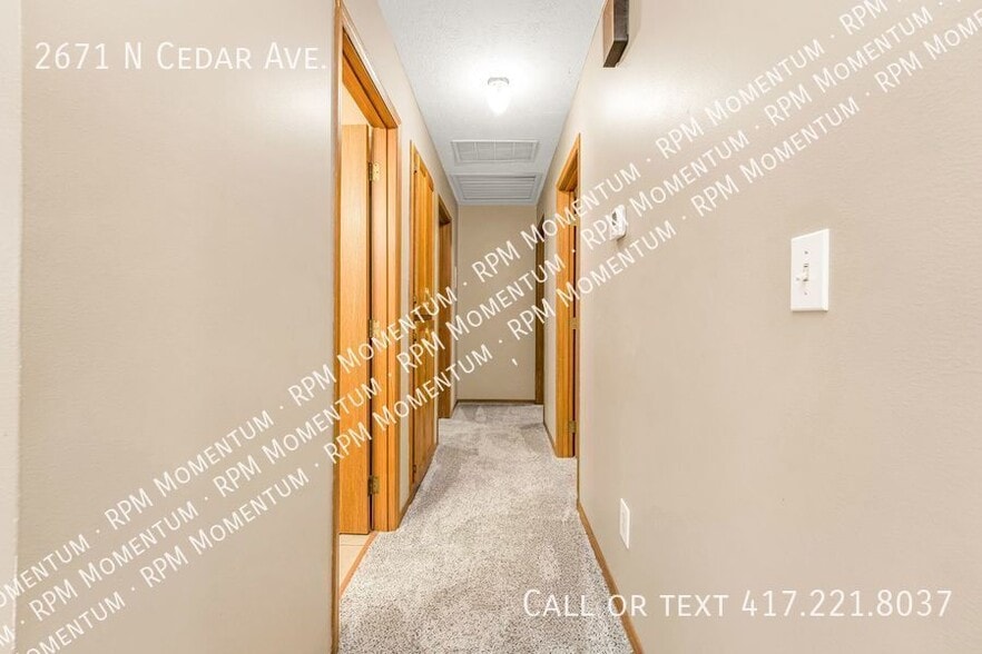 Building Photo - 2671 Cedar Ave