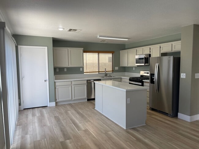 Building Photo - 5848 Red Dawn St