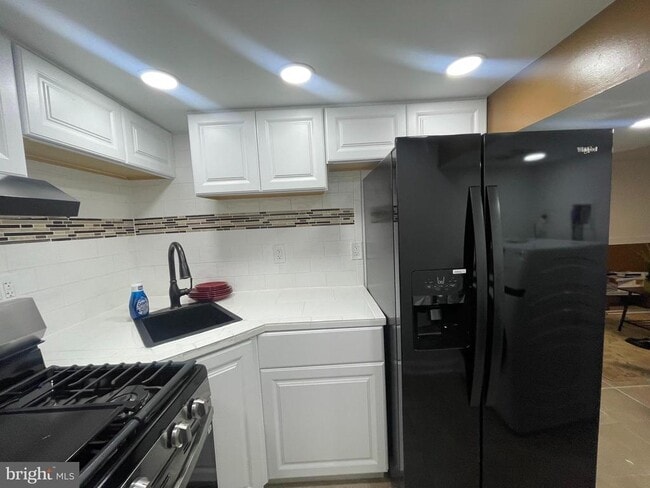 Building Photo - 6906 Parkwood St