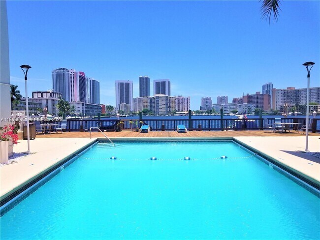 Building Photo - 462 Golden Isles Dr