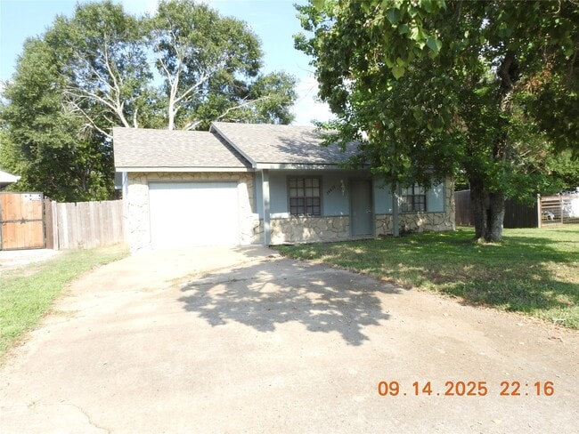 Building Photo - 34818 Lake Point Lk