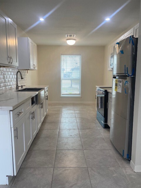 Building Photo - 7622 Williams St