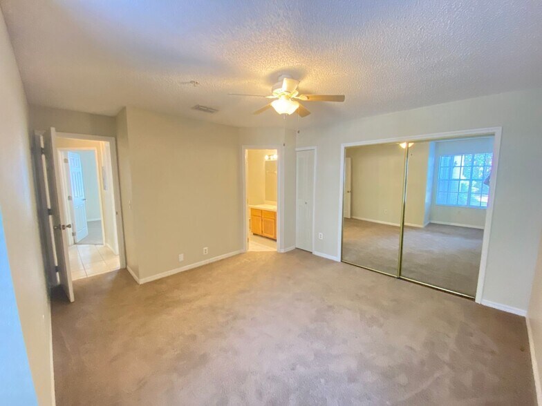 Building Photo - 1141 Exceller Ct