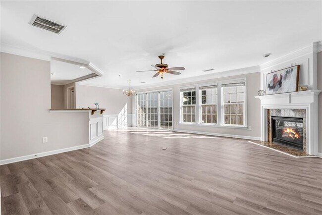 Building Photo - 268 Balaban Cir