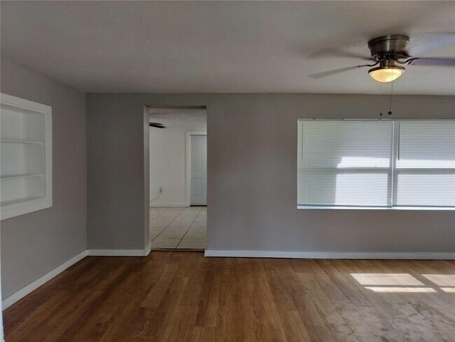 Building Photo - 3635 State Rd 60