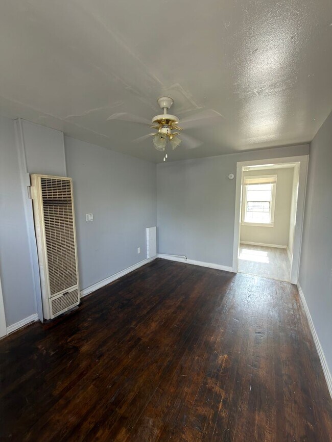 Building Photo - 2304 Avenue V